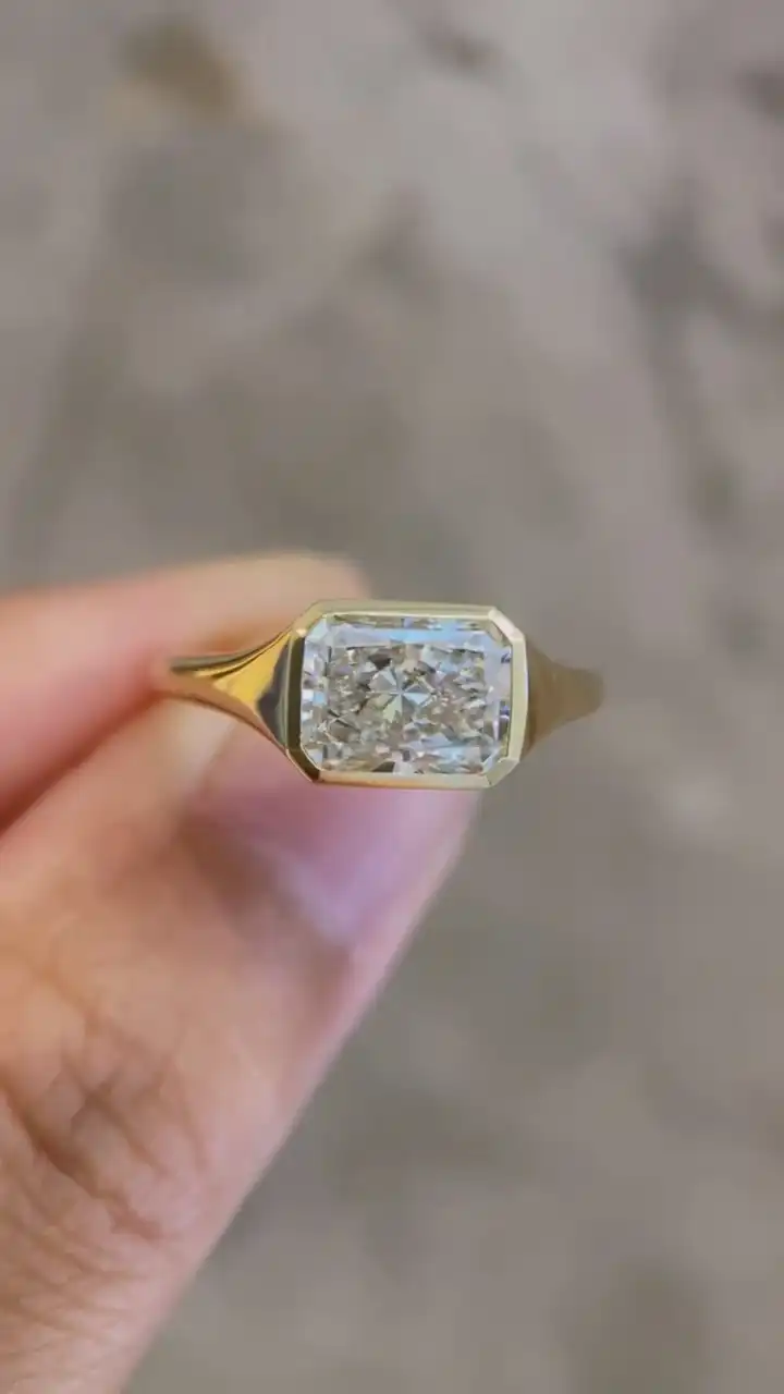 18K Gold Asscher Cut Diamond Ring for Women