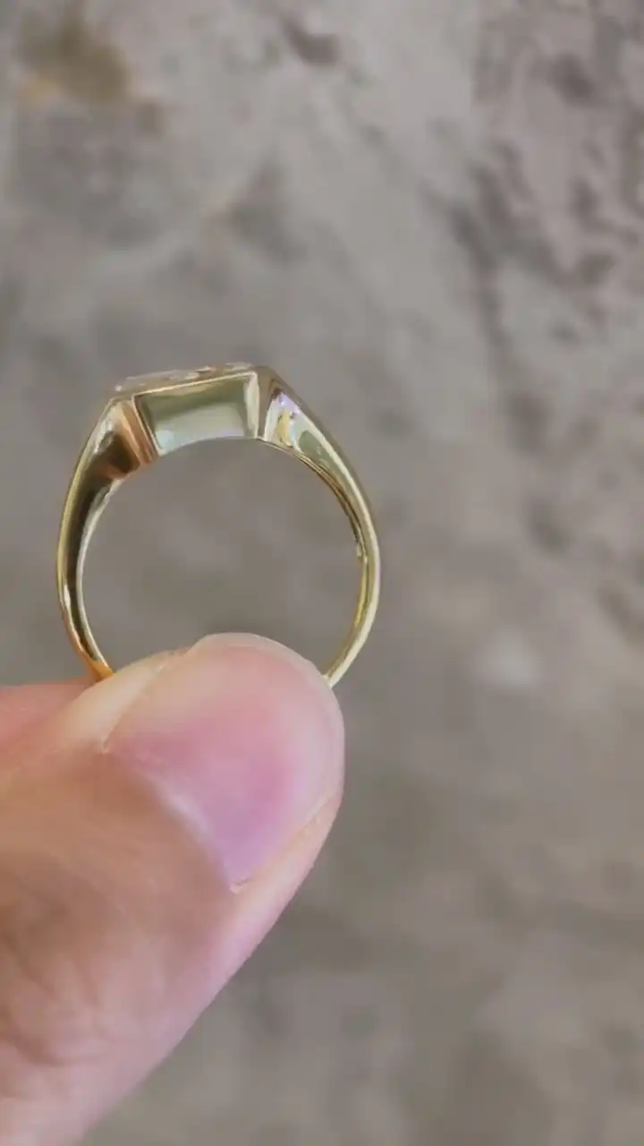 18K Gold Asscher Cut Diamond Ring for Women - Image 3