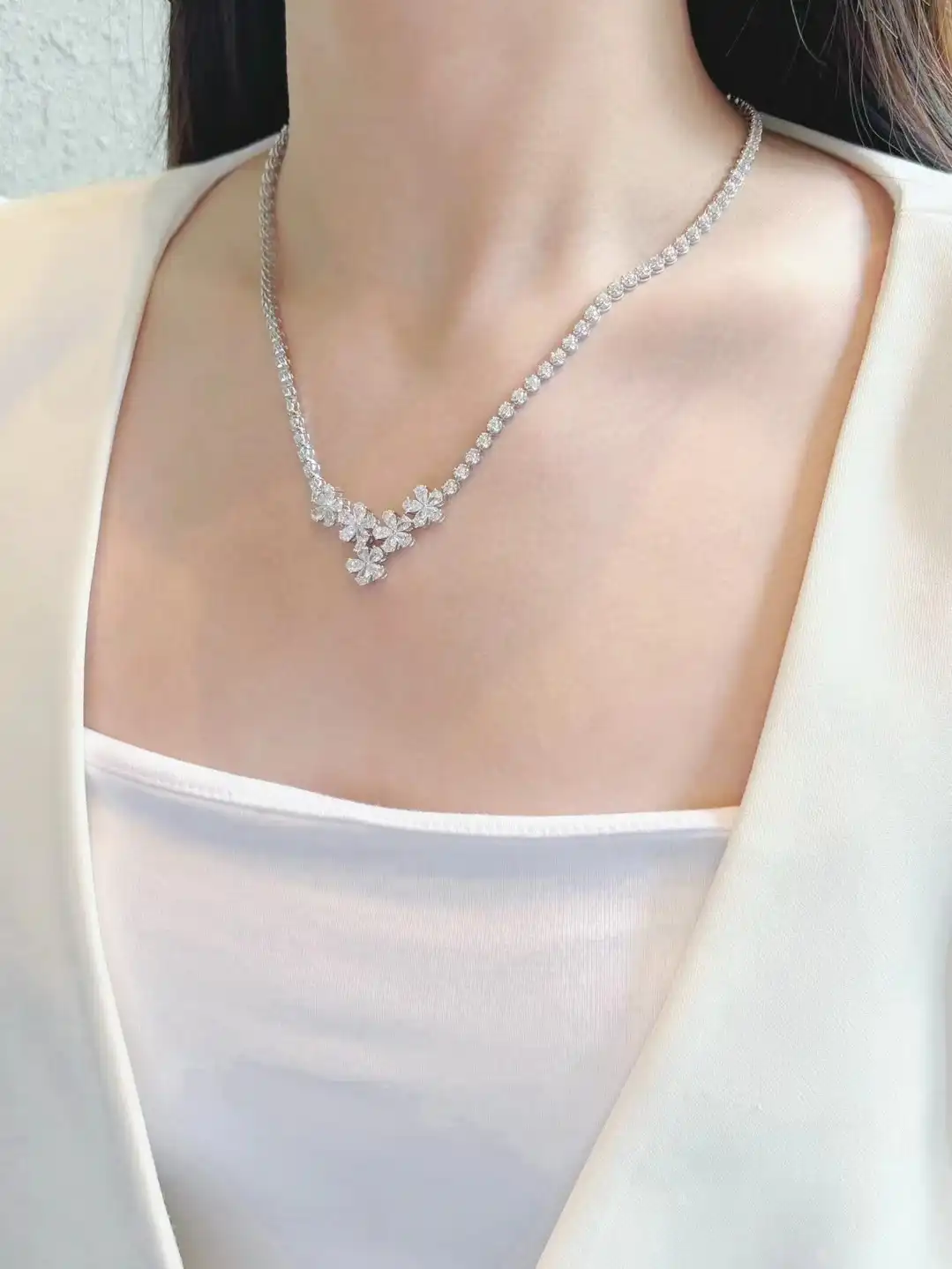 18K Cultured Diamond Full-Bezel 5 Flower Necklace - Image 4