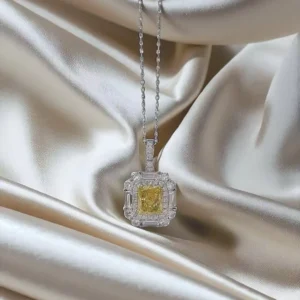 18K White Cultured Yellow Diamond IGI Pillow-Shaped Trapezoidal Square-edged Diamond Necklace