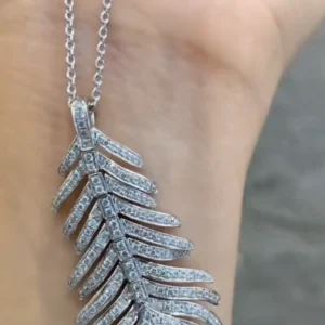 Super silky feather necklace