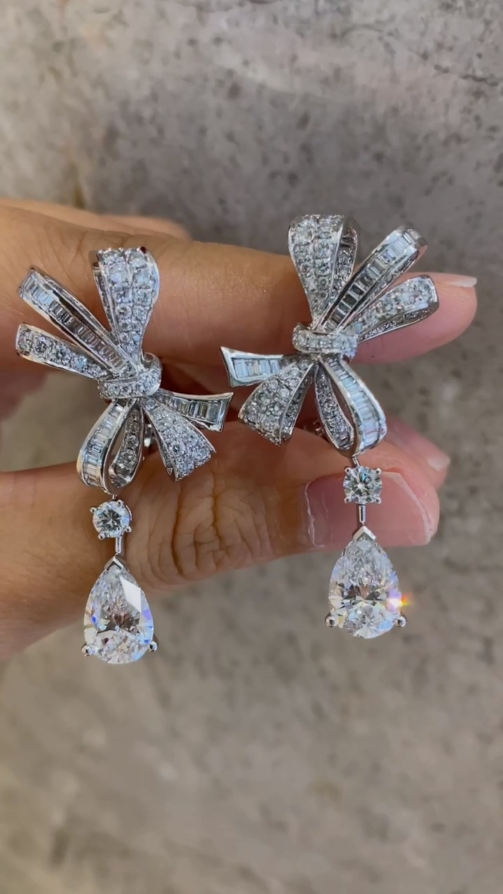 Bow-Knot Graf Ear Studs - Image 2